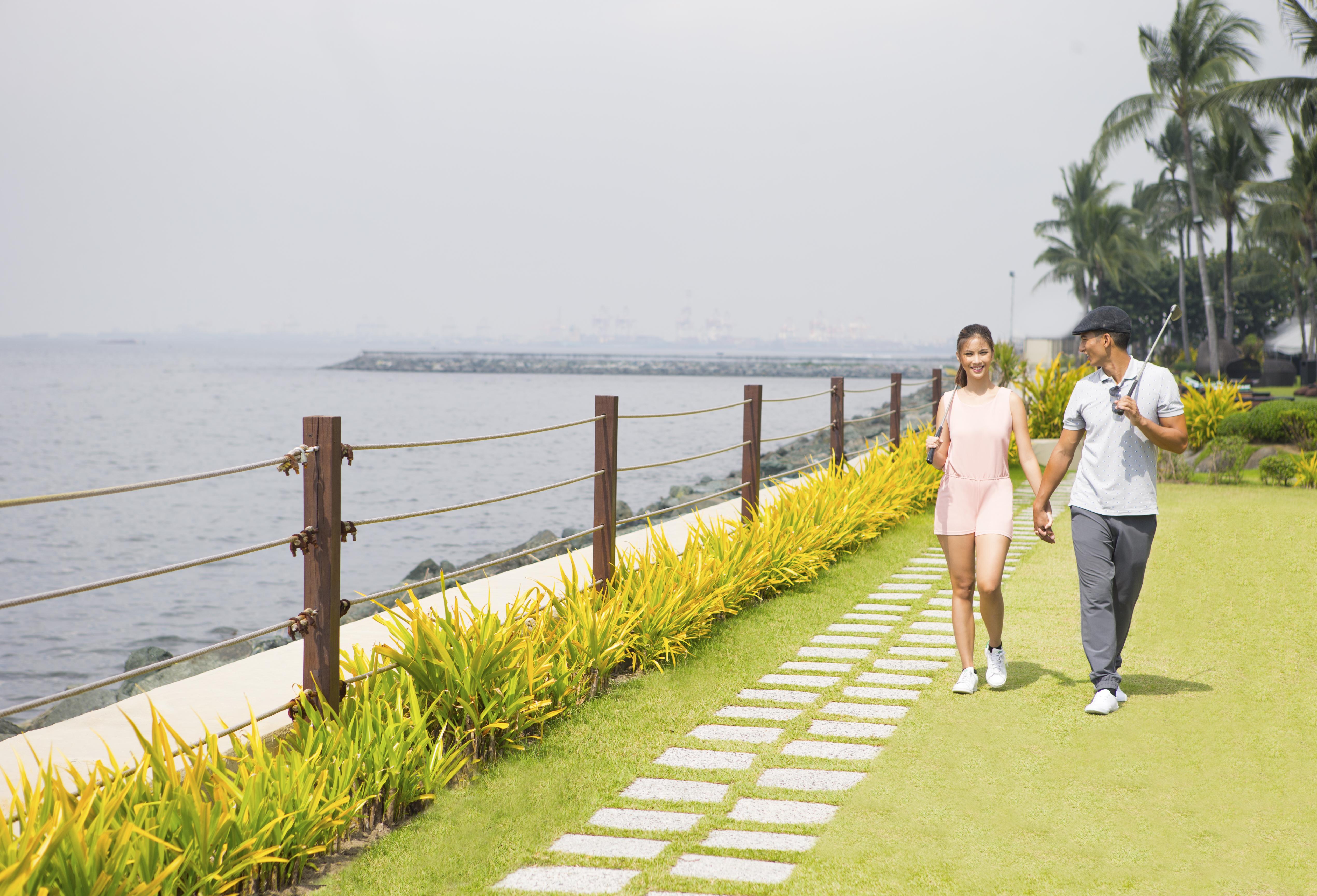 Sofitel Philippine Plaza Manila Hotel Pasay Exterior photo The Baywalk